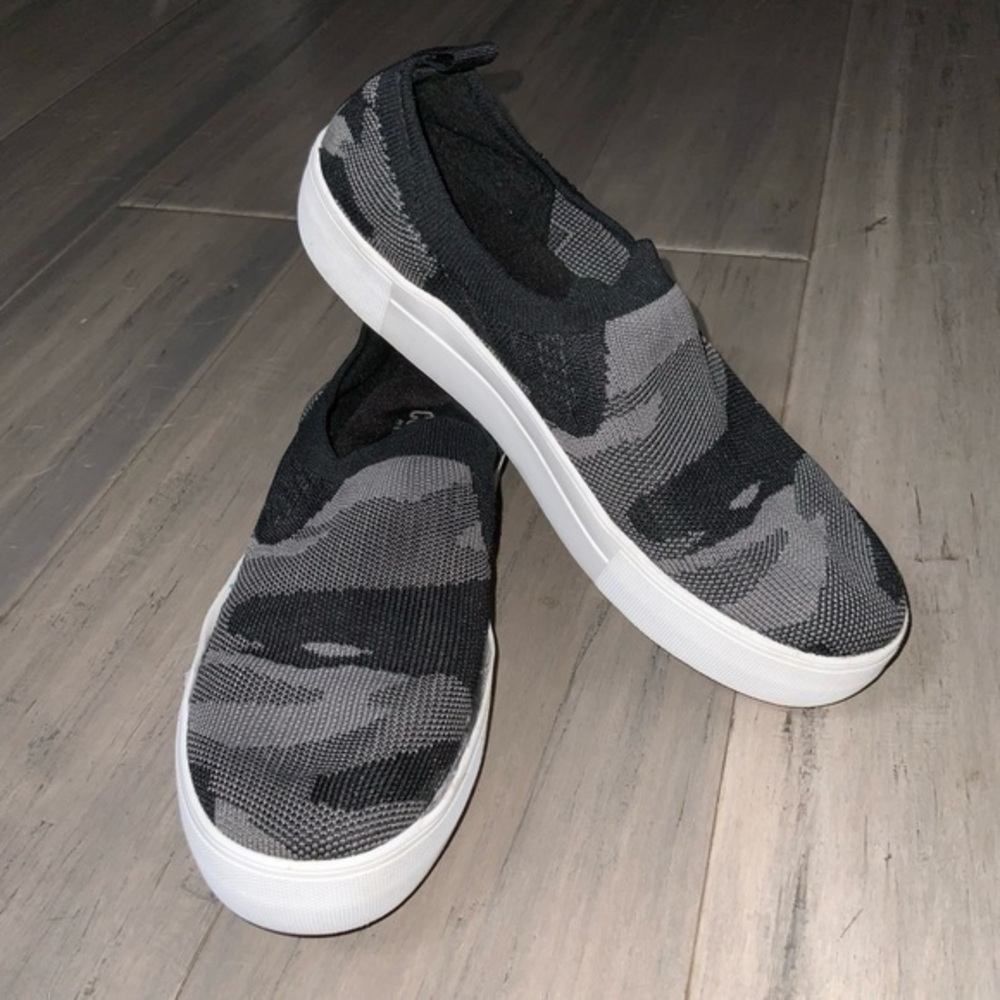 Cushionaire Roary Gray Camo Slip On Sneakers Size 7